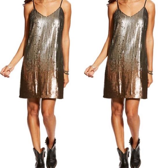ARIAT SEQUIN DRESS   - Picture 1 of 2